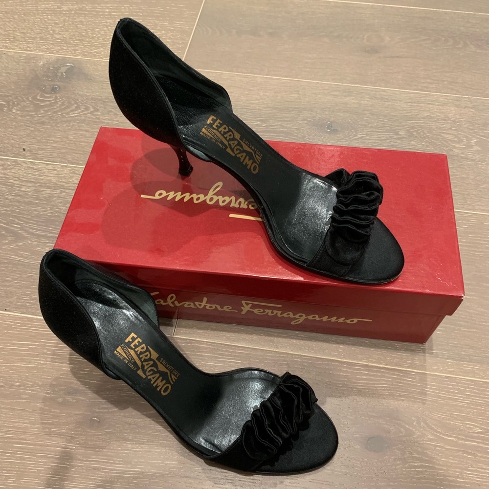 Salvatore Ferragamo brilliance d’orsay pumps
